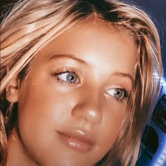 Meet your Posher, Amanda - Picture 1 of 1